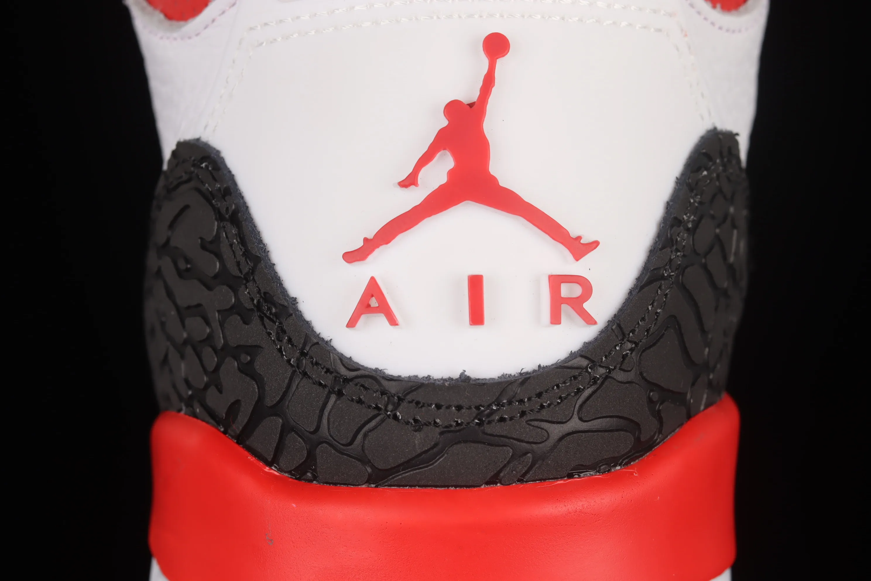All categories Air Jordan Jordan series basketball shoes Air Jordan 3 Air Jordan Retro AJ3 Joe 3 white and red manuscript burst pattern sports basketball shoes 136064-120